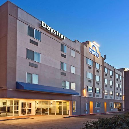 Days Inn By Wyndham Seatac Airport Экстерьер фото