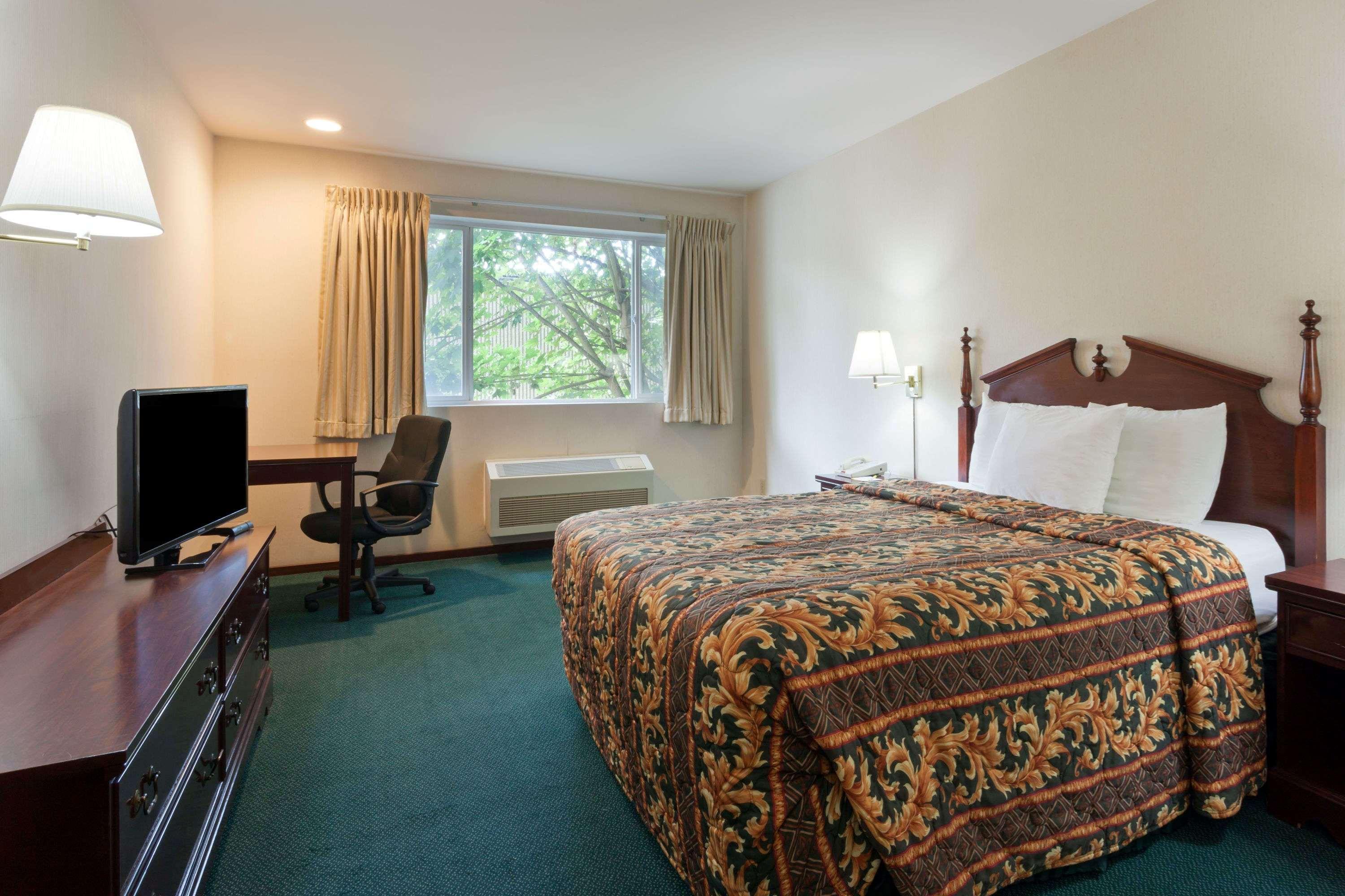 Days Inn By Wyndham Seatac Airport Экстерьер фото