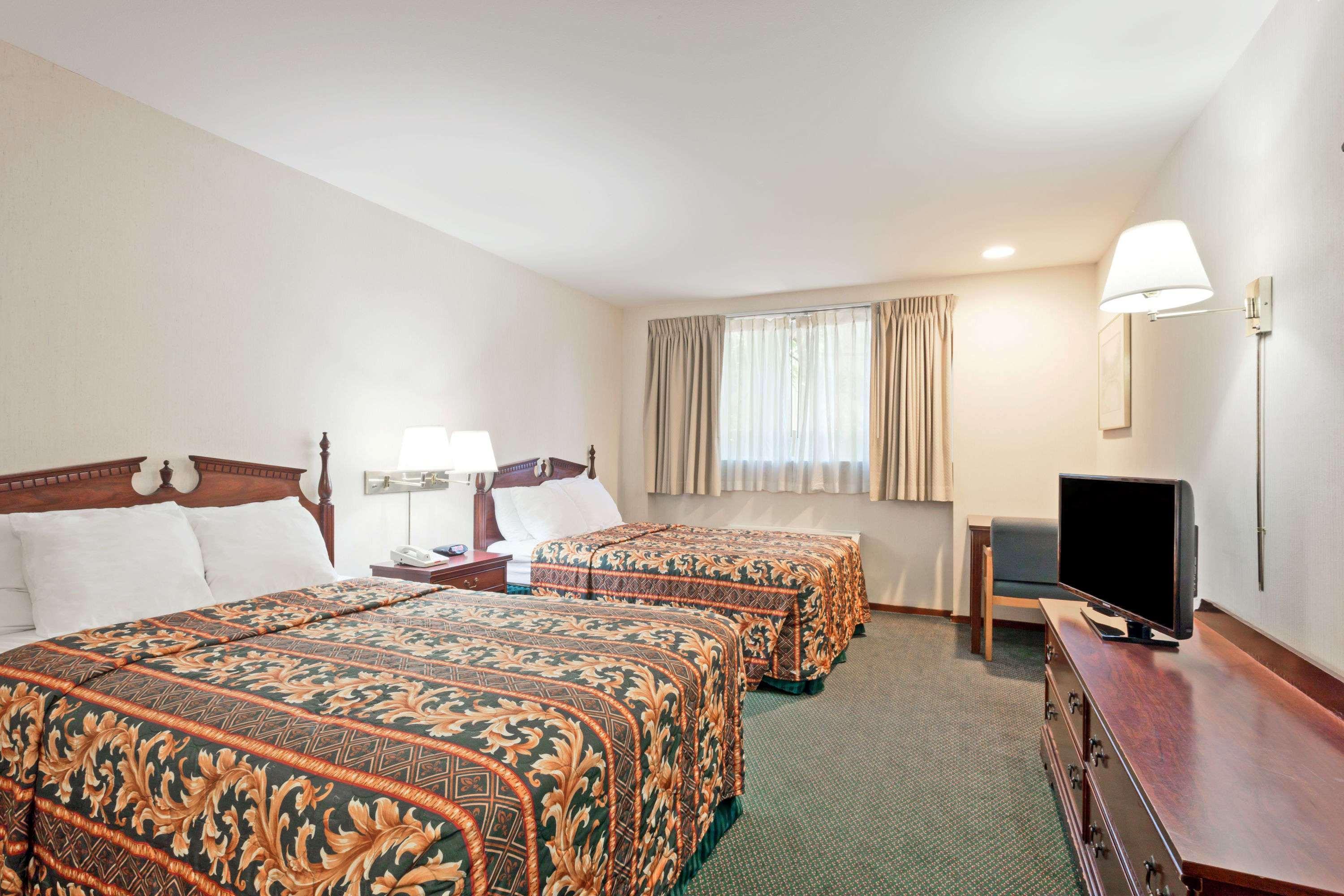 Days Inn By Wyndham Seatac Airport Экстерьер фото