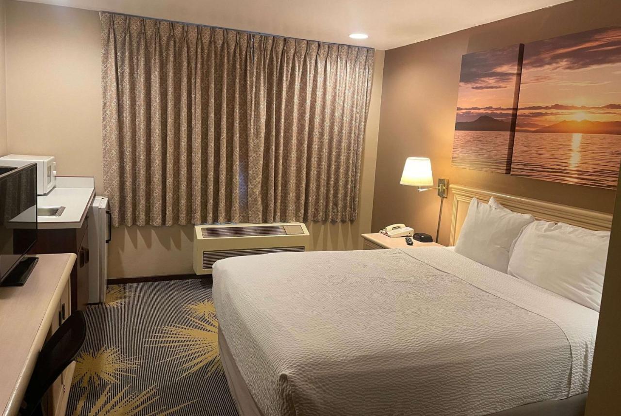 Days Inn By Wyndham Seatac Airport Экстерьер фото