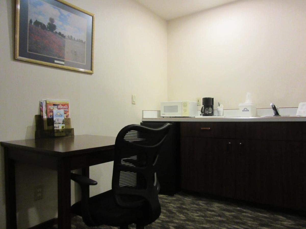 Days Inn By Wyndham Seatac Airport Номер фото