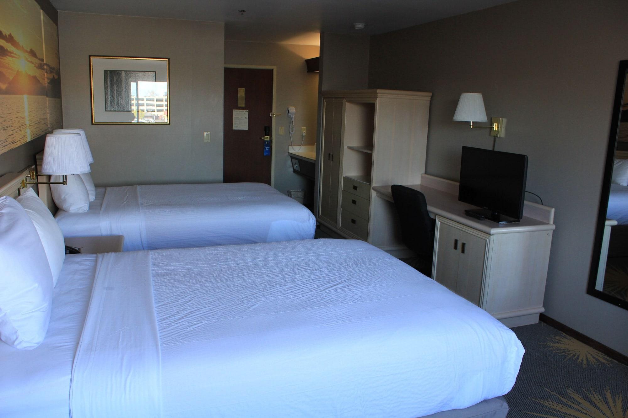 Days Inn By Wyndham Seatac Airport Экстерьер фото