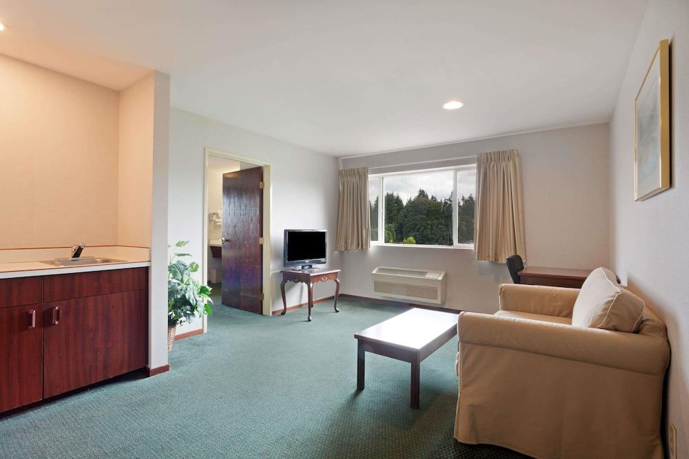 Days Inn By Wyndham Seatac Airport Экстерьер фото