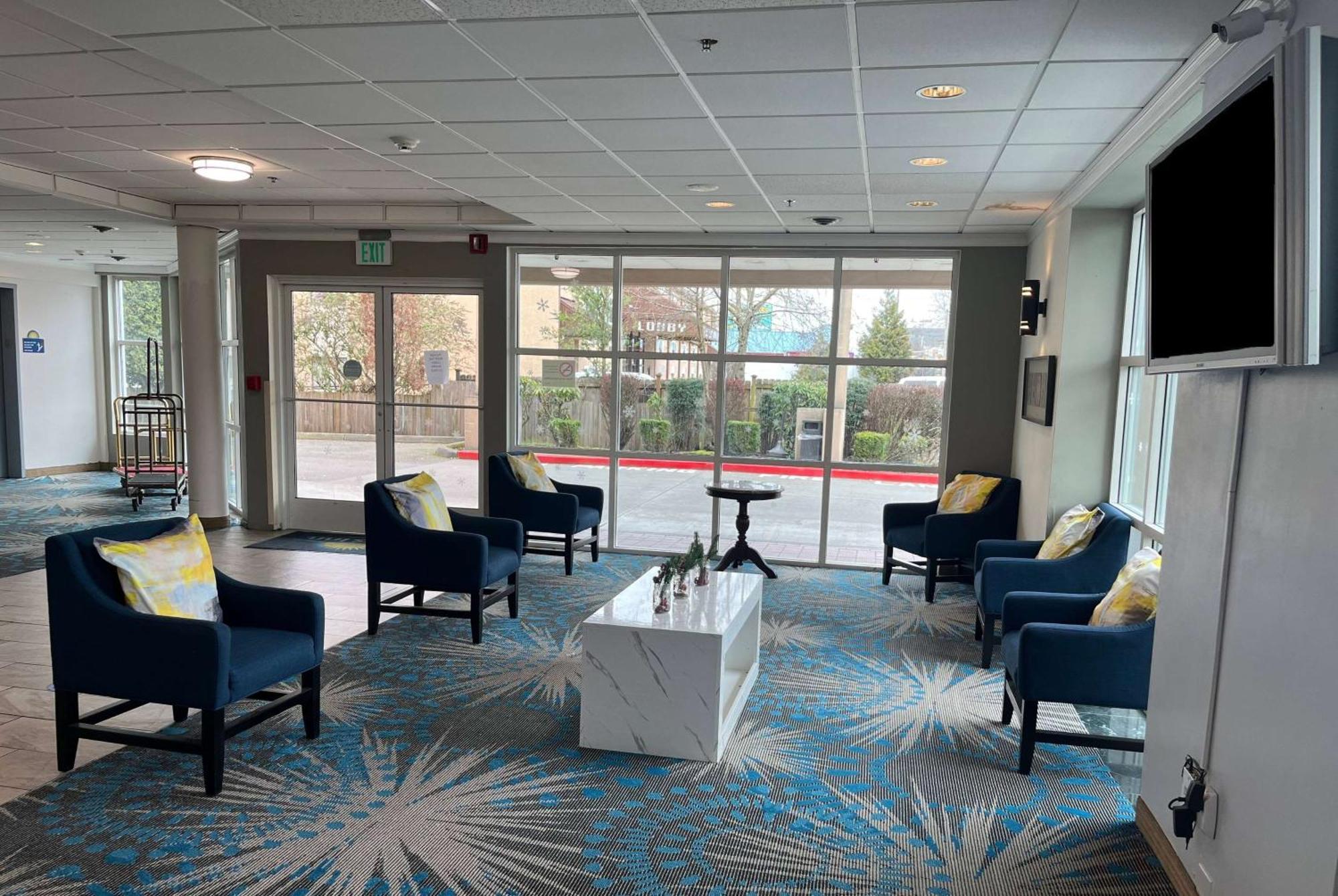 Days Inn By Wyndham Seatac Airport Экстерьер фото