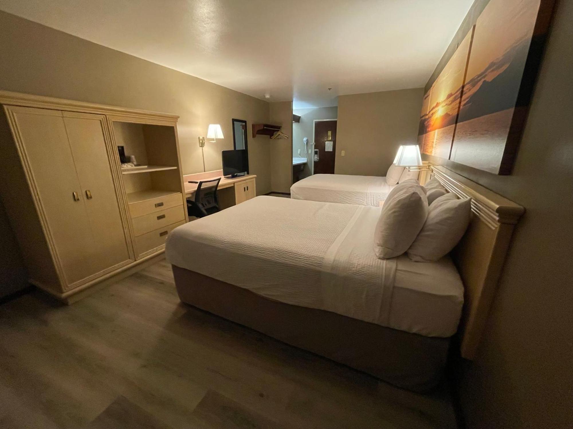 Days Inn By Wyndham Seatac Airport Экстерьер фото