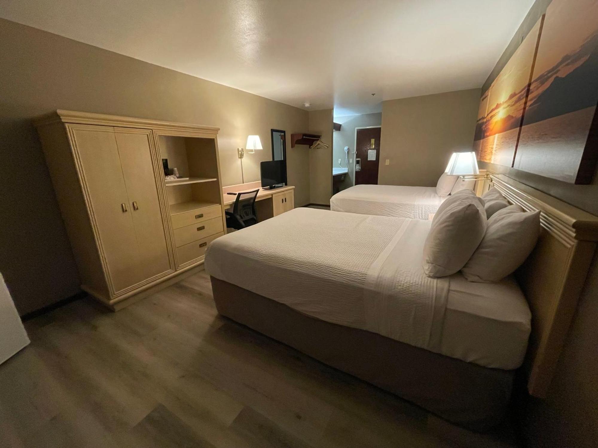 Days Inn By Wyndham Seatac Airport Экстерьер фото